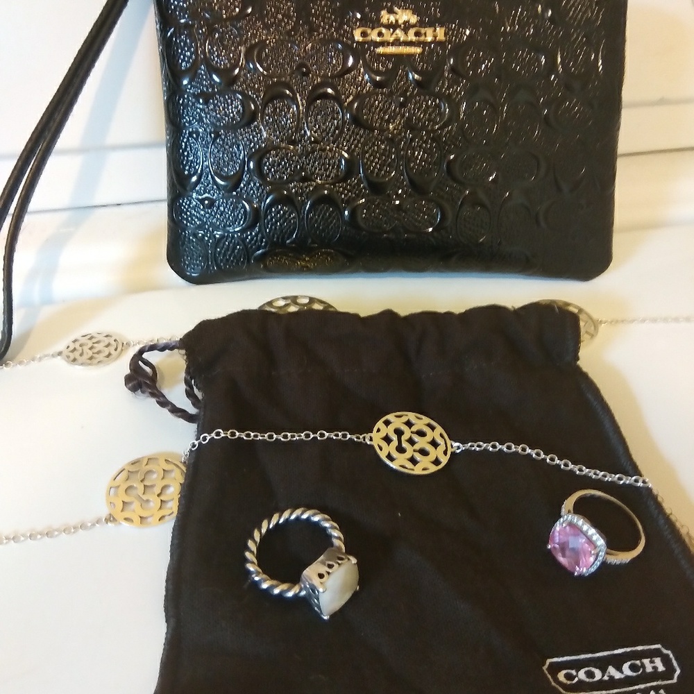 Coach wristlet - Picture 2 of 8